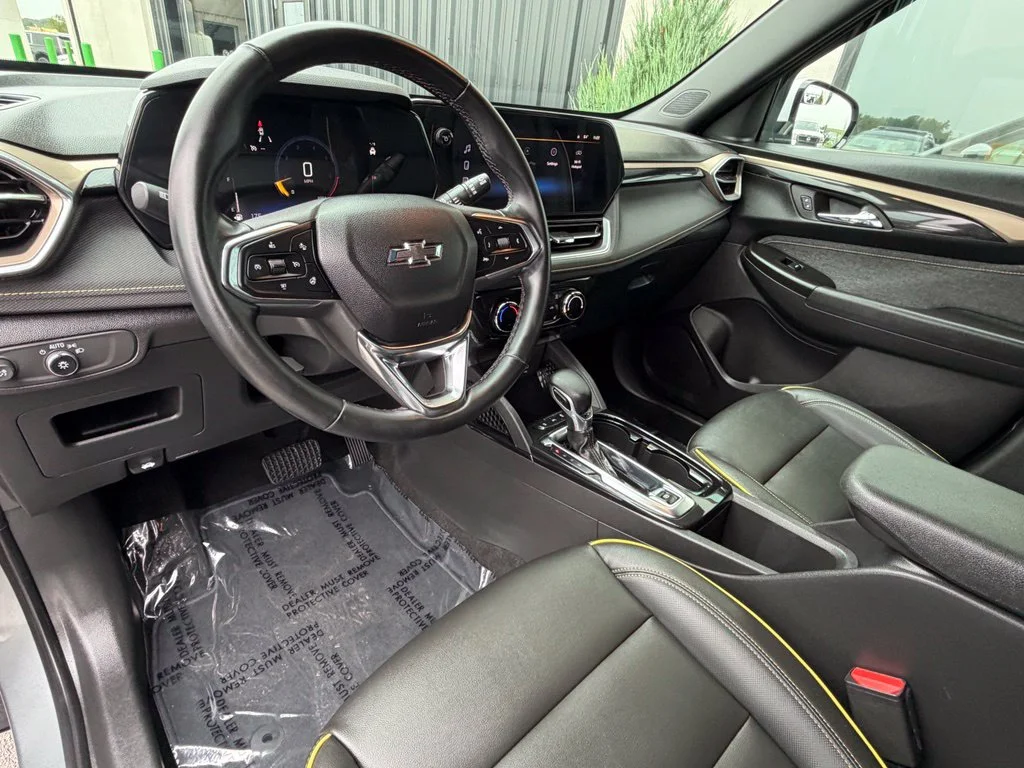 Used 2024 Gray Chevrolet ACTIV image 11
