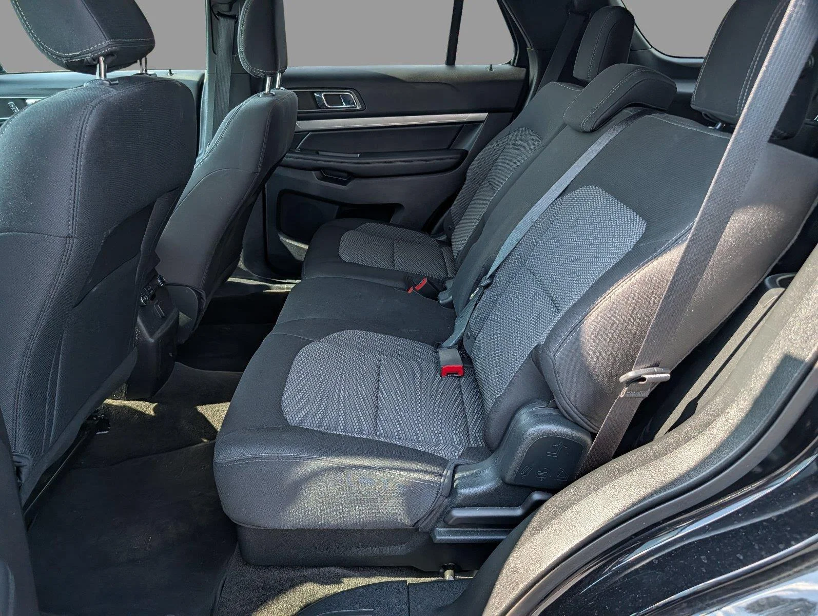 Used 2018 Shadow Black Ford XLT image 30