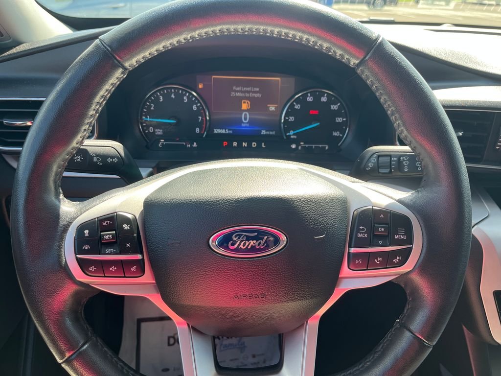 Used 2022 Gray Ford XLT image 16
