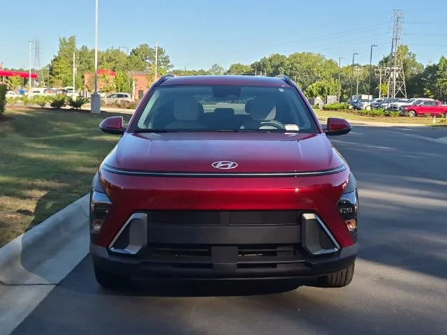 Used 2025 Red Hyundai SEL Convenience image 16