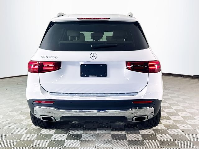 New 2026 Polar White Mercedes-Benz GLB 250 image 6