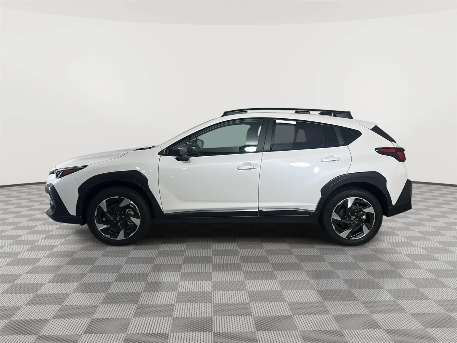 Certified Used 2025 Crystal White Pearl Subaru Limited image 4