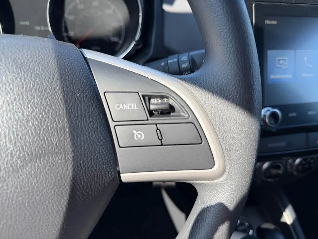 New 2027 Alloy Silver Metallic Mitsubishi ES image 18