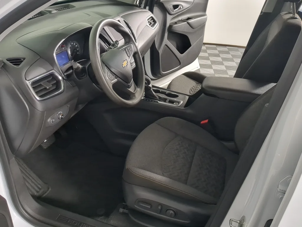 Used 2023 Summit White Chevrolet LT image 10