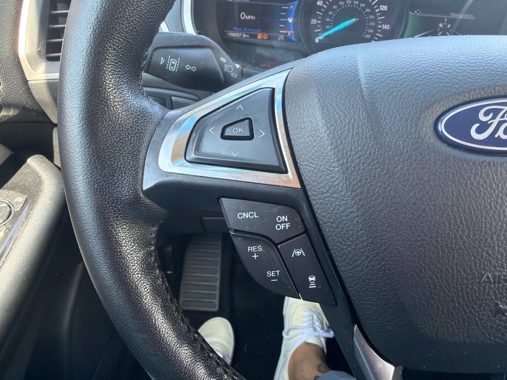 Used 2020 White Ford SEL image 9
