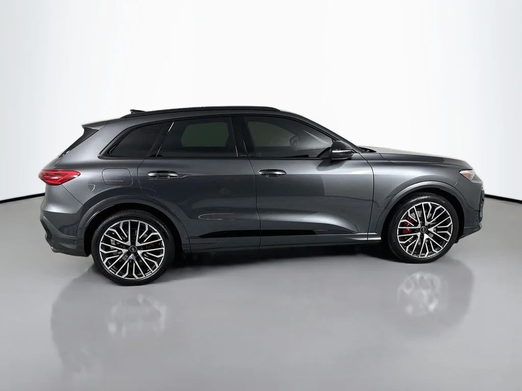 Used 2025 Mythos Black Metallic Audi 3.0T Premium Plus image 8