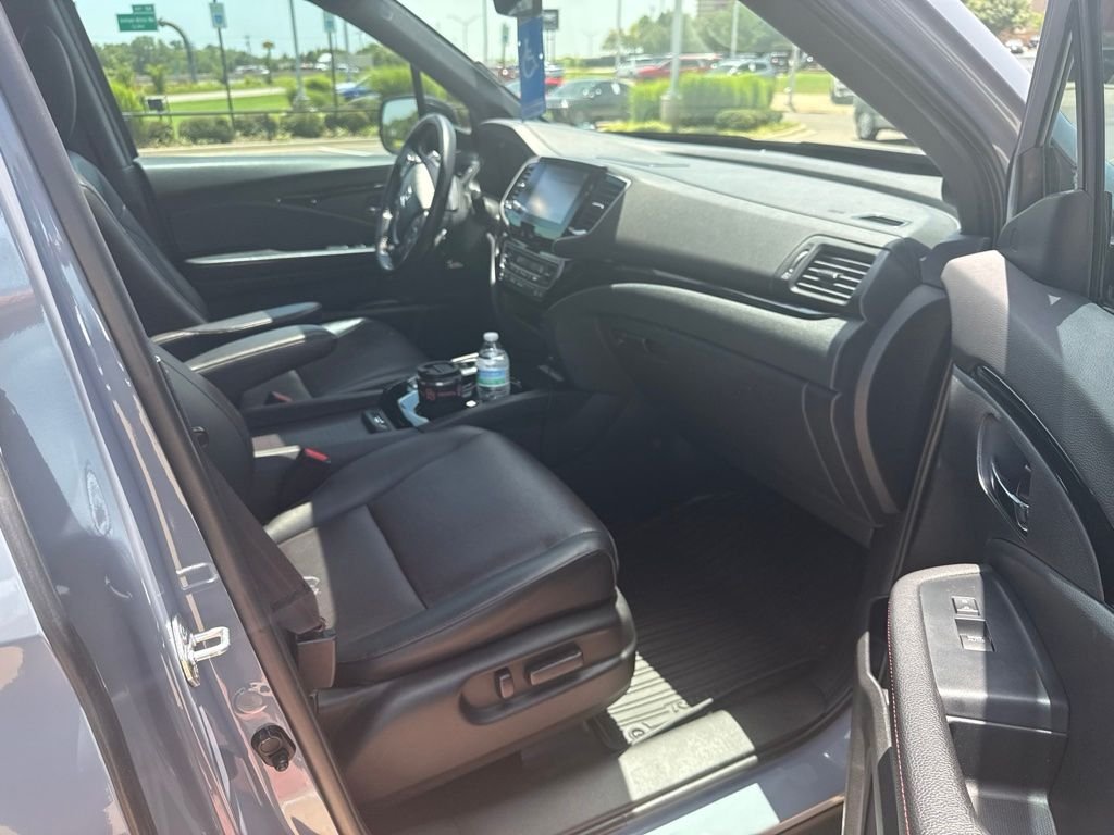Used 2022 Gray Honda Black Edition image 14