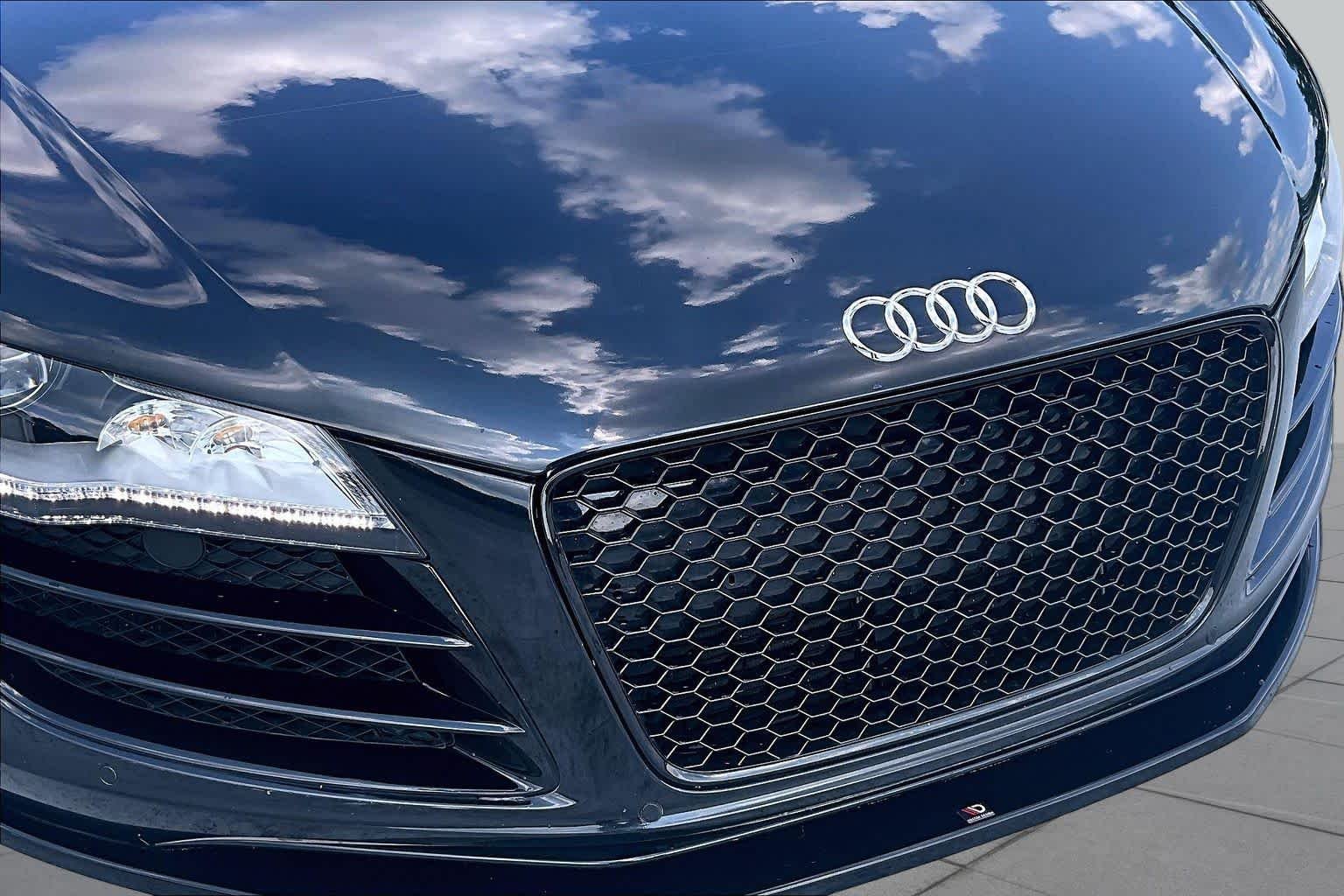 Used 2011 Phantom Black Pearl Audi 5.2L image 26