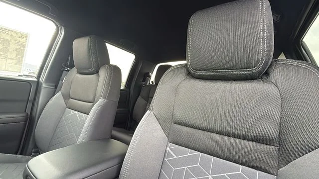 2026 Nissan Frontier SV - Photo 11
