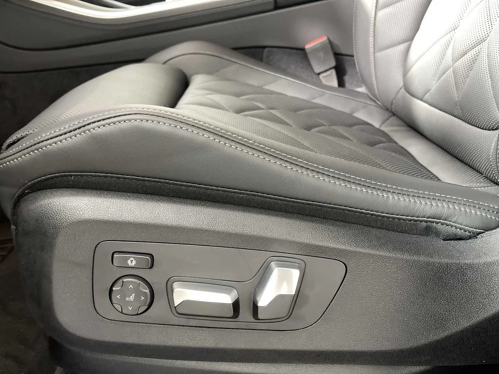 2026 BMW X5 40i - Photo 12