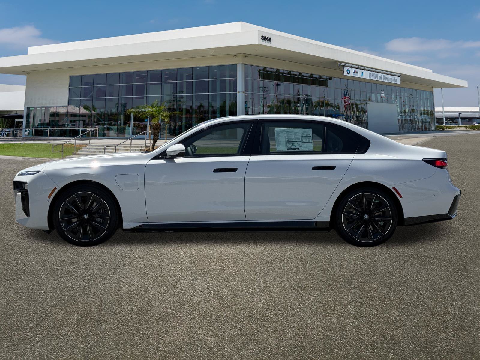 2026 BMW 7 Series 750e - Photo 6