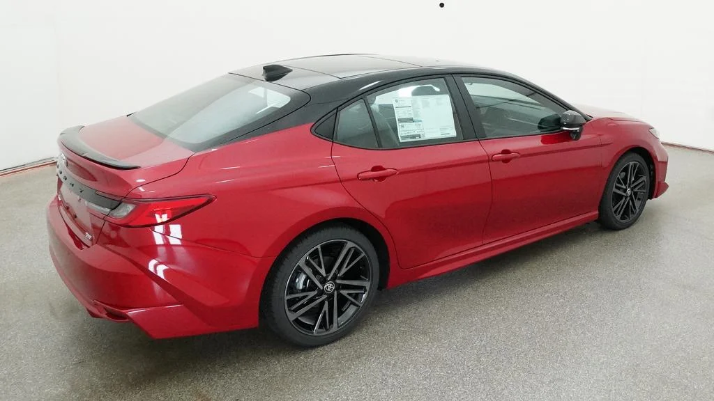 New 2026 Supersonic Red with Midnight Black Metallic roof Toyota XSE image 18