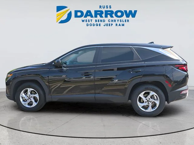 Used 2023 Black Hyundai SE image 2
