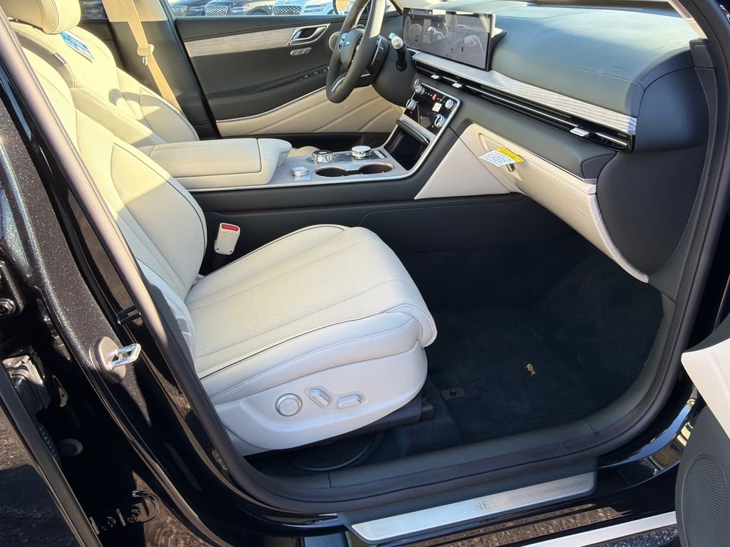 New 2026 Black Genesis 2.5T Prestige image 13