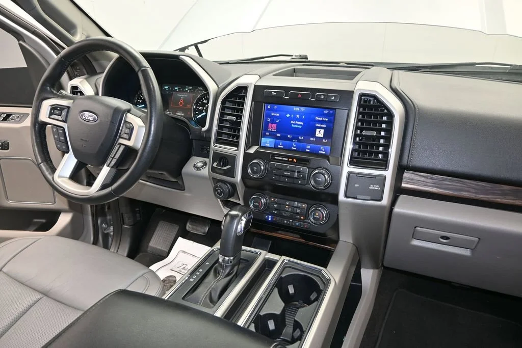 Used 2020 Silver Ford Lariat image 28