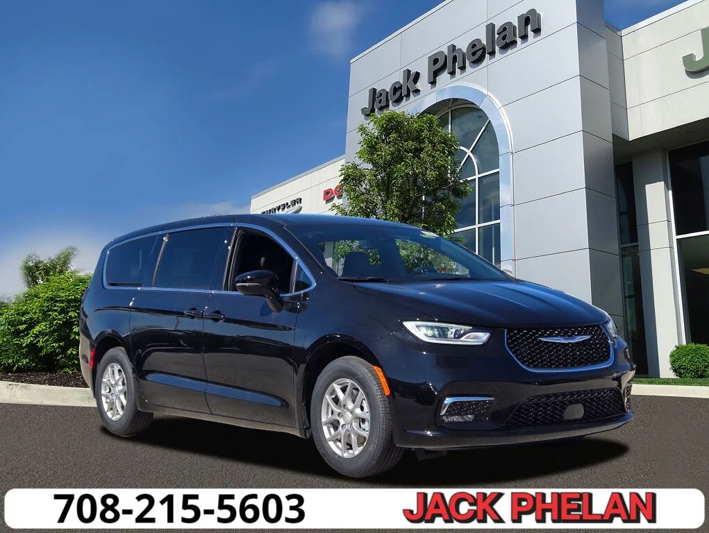2026 Chrysler Pacifica Select's photo