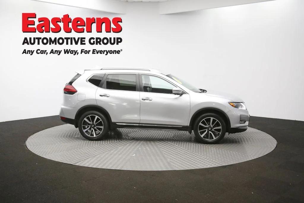 Used 2020 Silver Nissan SL image 43