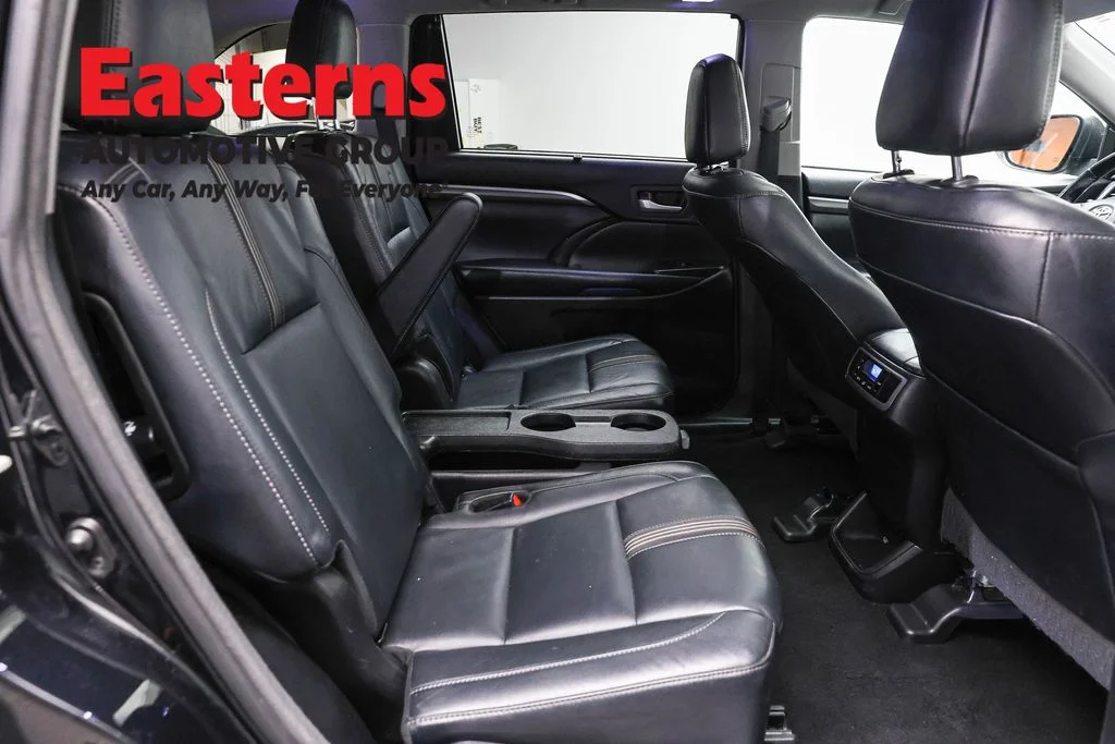 Used 2018 Black Toyota SE image 23