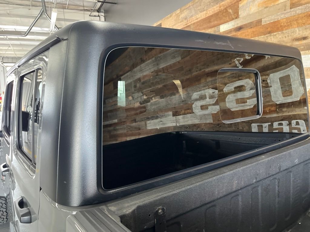 Used 2022 Gray Clearcoat Jeep Mojave image 24