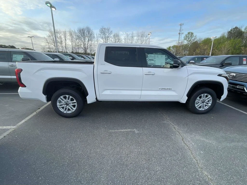 New 2026 Ice Cap Toyota SR5 image 13