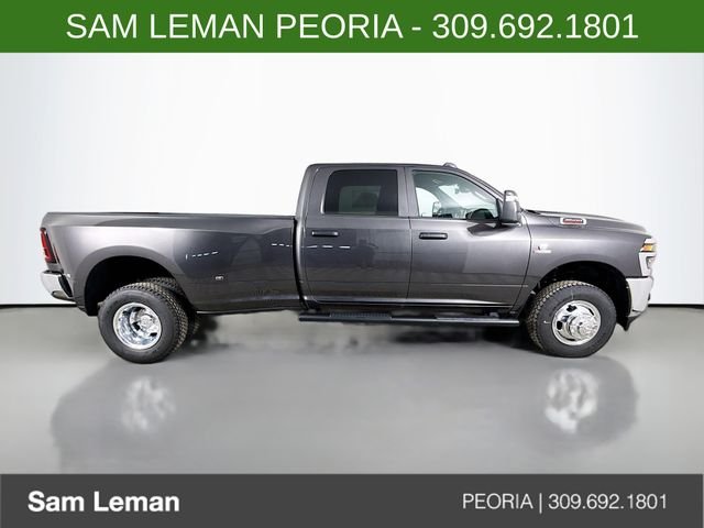 New 2026 Granite Crystal Metallic Clear-Coat Exterior Paint RAM Tradesman image 8