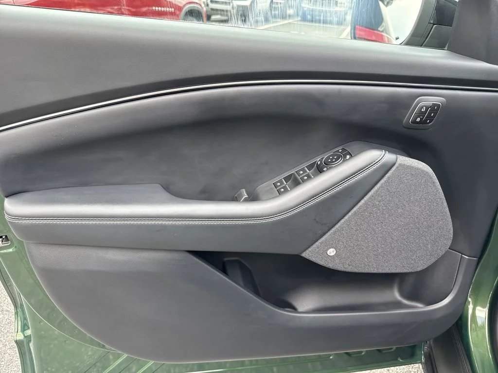 Used 2025 Green Ford Premium image 10