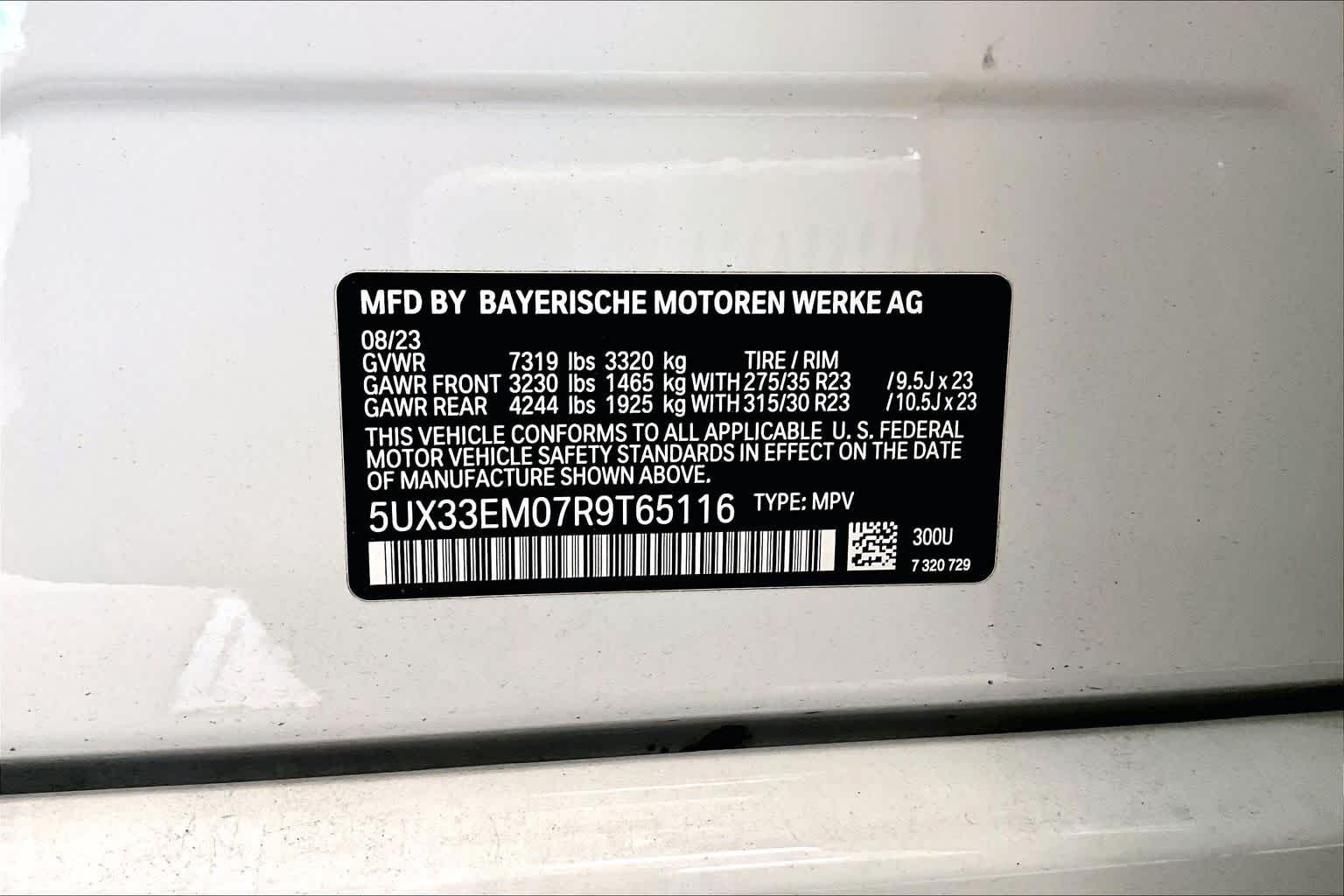 Used 2024 Alpine White BMW M60i image 32