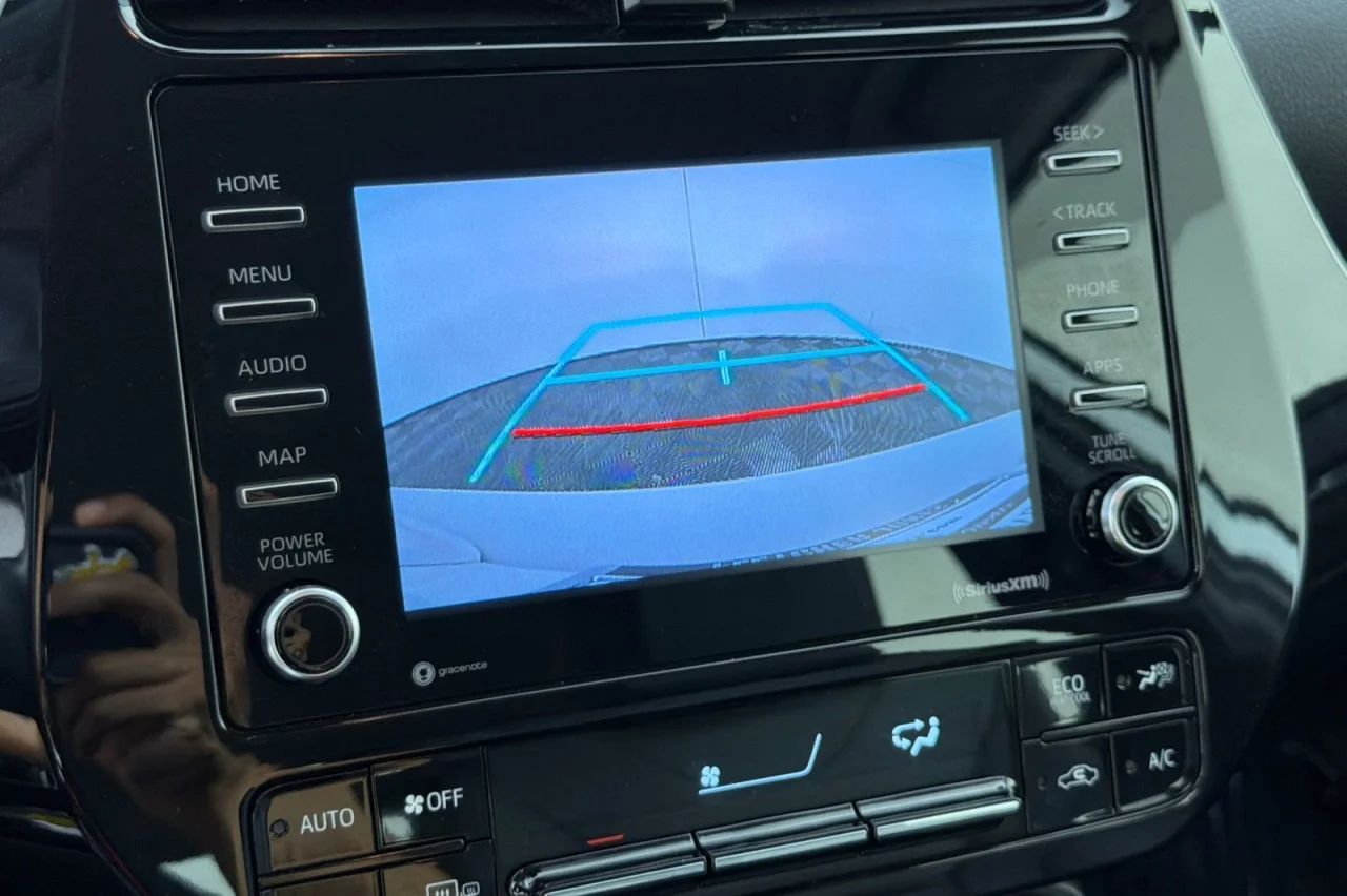 Used 2022 Wind Chill Pearl Toyota L Eco image 18