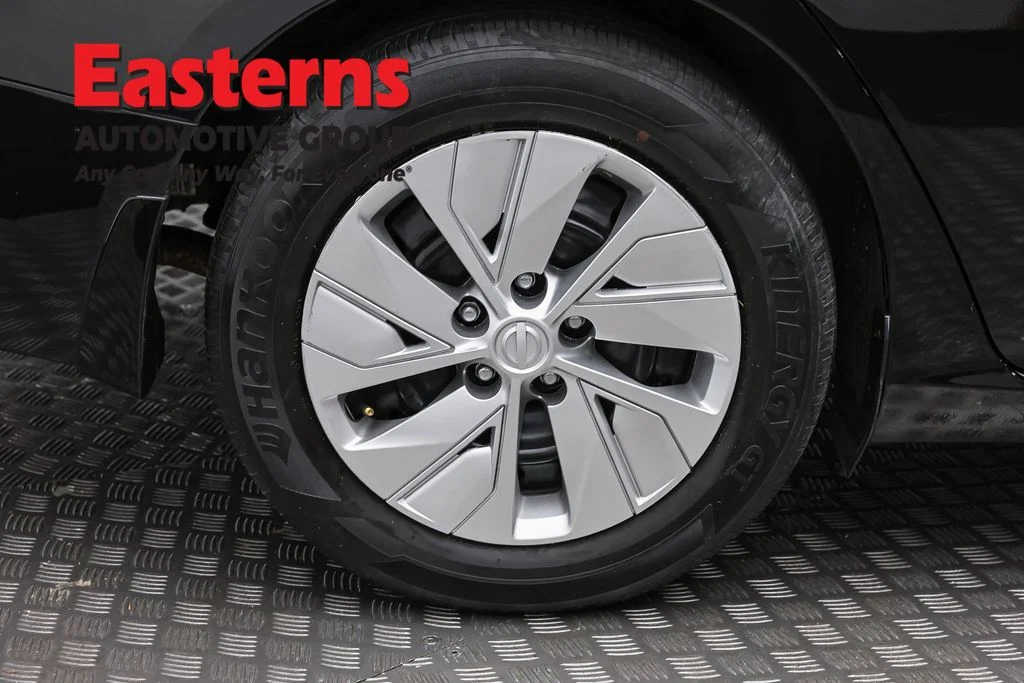 Used 2023 Black Nissan 2.5 S image 27