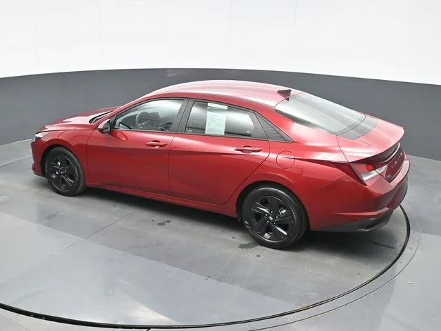 Used 2023 Red Hyundai SEL image 11
