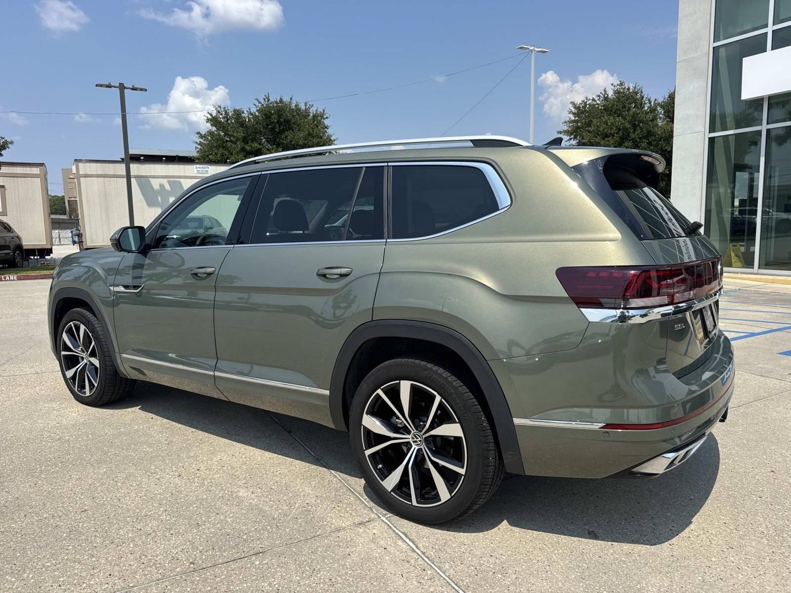 Used 2025 Green Volkswagen 2.0T SEL Premium R-Line image 7