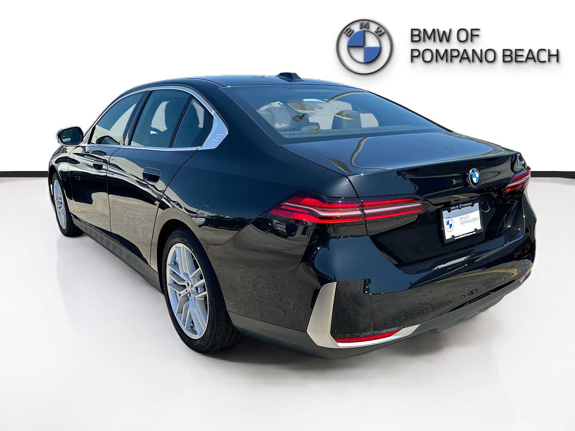 New 2025 Black Sapphire Metallic BMW 530i image 4