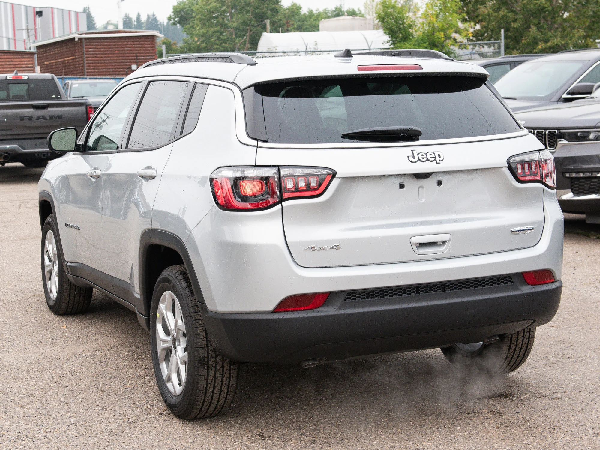 New 2025 Silver Jeep North* 4x4, Panoramic Sunroof, Heated Seats/Wheel, Wireless Charging Pad image 3