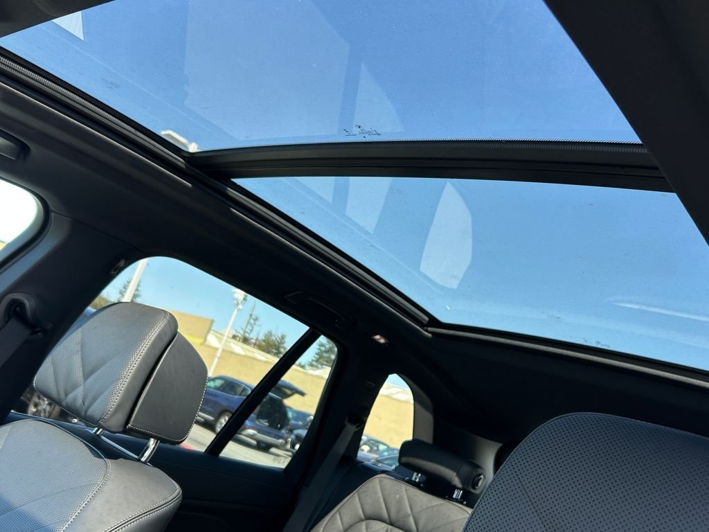 New 2026 Dravit Grey Metallic BMW xDrive50e image 16