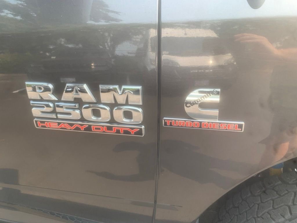 Used 2017 Granite Crystal Metallic Clearcoat Ram Tradesman image 8
