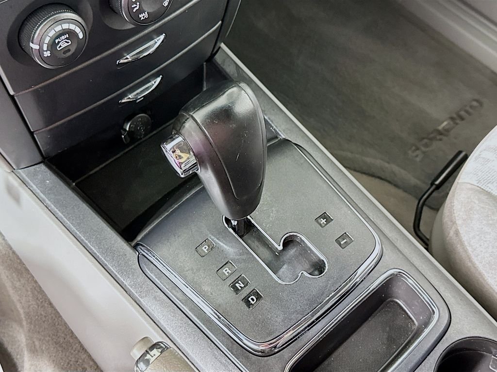 Used 2008 Alpine Gray Kia LX image 16