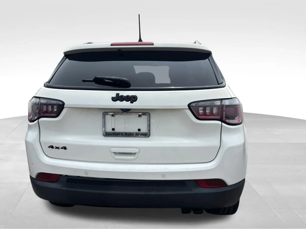 Used 2019 White Jeep Sport image 9