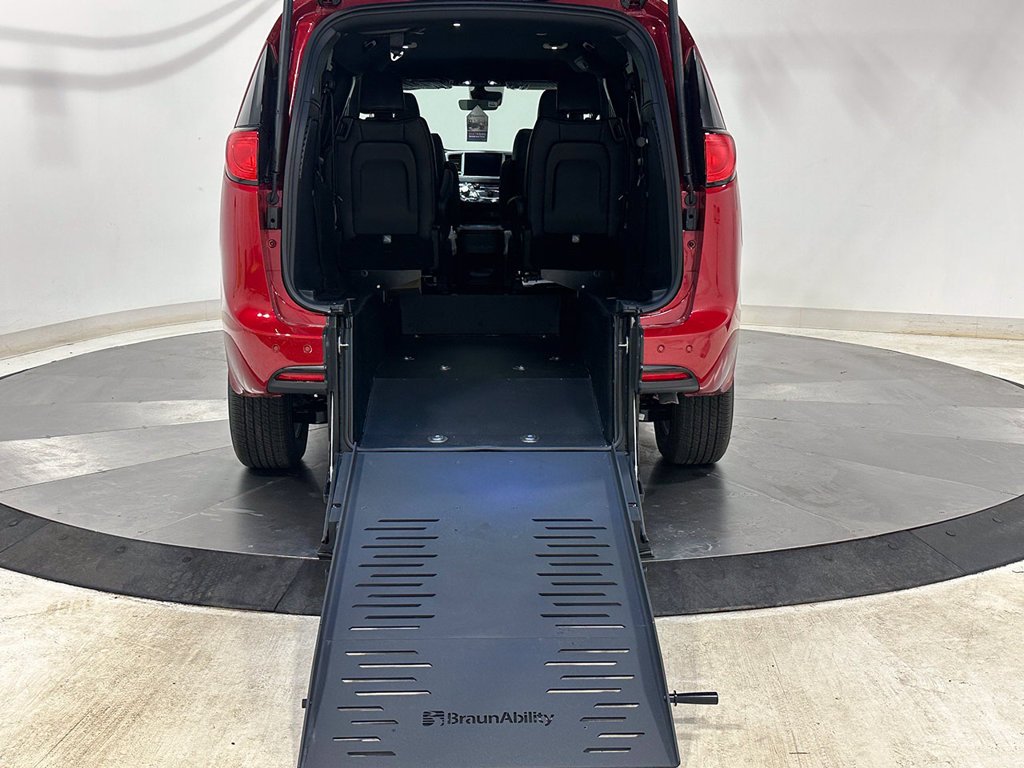 Used 2027 Red Chrysler Wheelchair Accessible-LX image 10