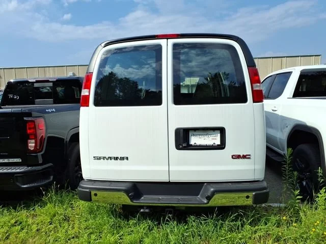 New 2026 Summit White GMC Work Van image 5