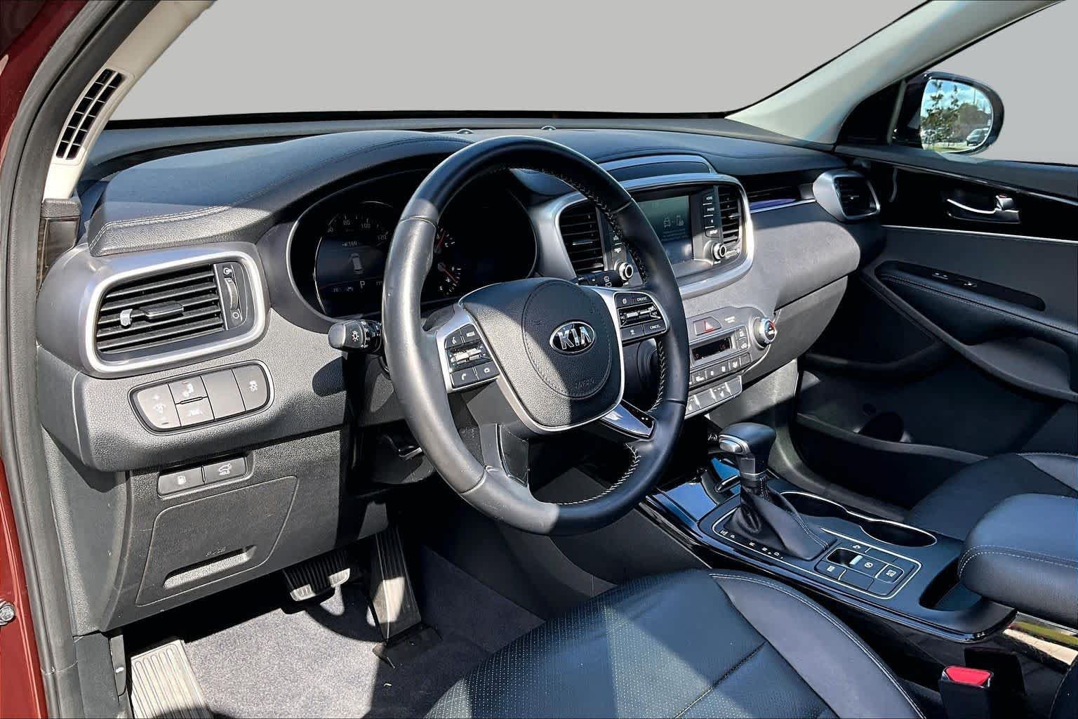 Used 2020 Passion Red Kia EX V6 image 18