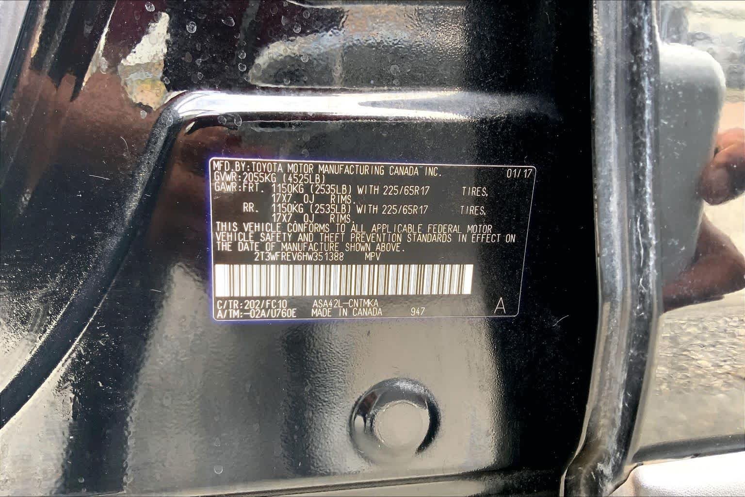 Used 2017 Black Toyota XLE image 36
