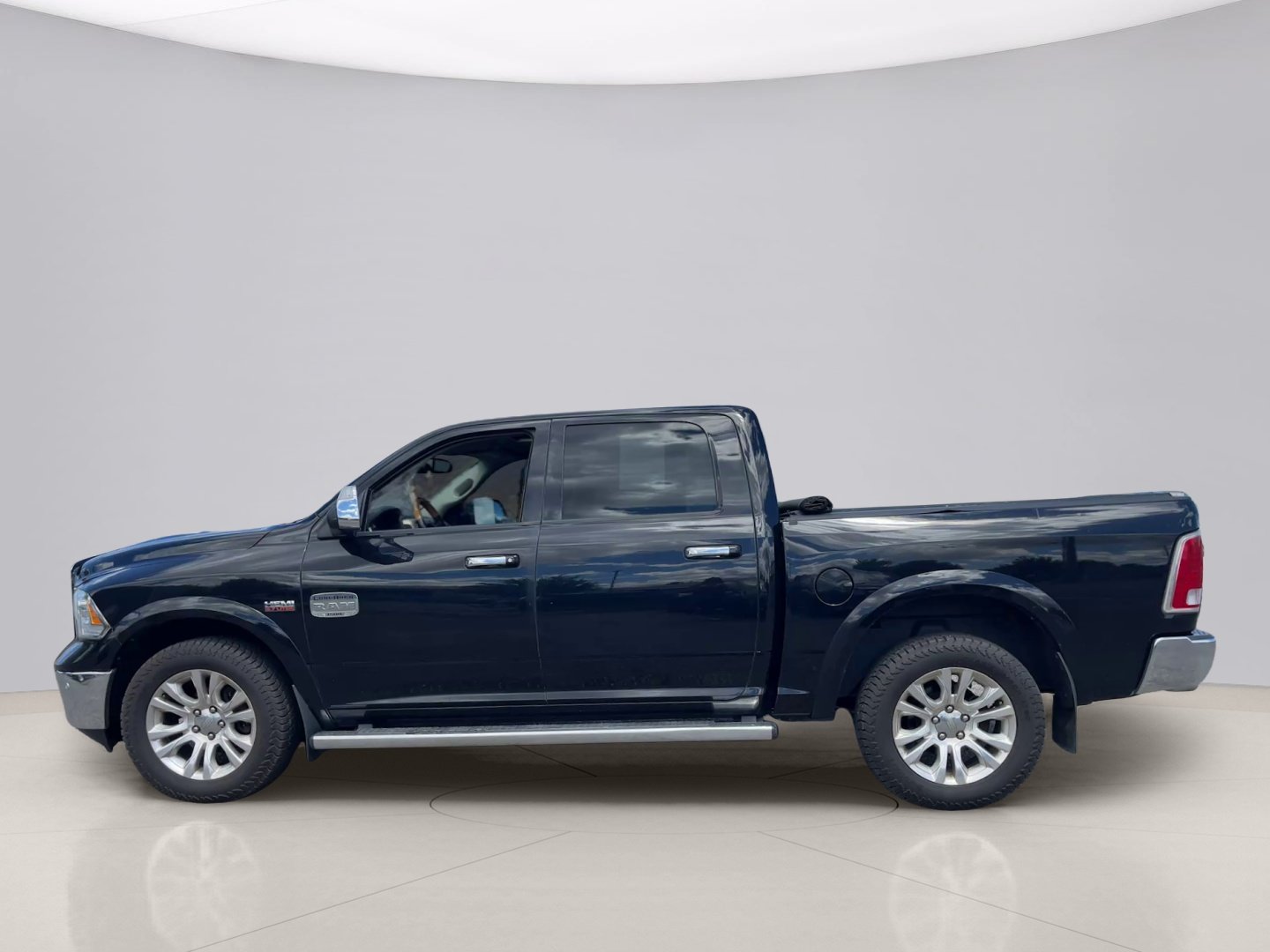 Used 2014 Black Ram LONGHORN image 3