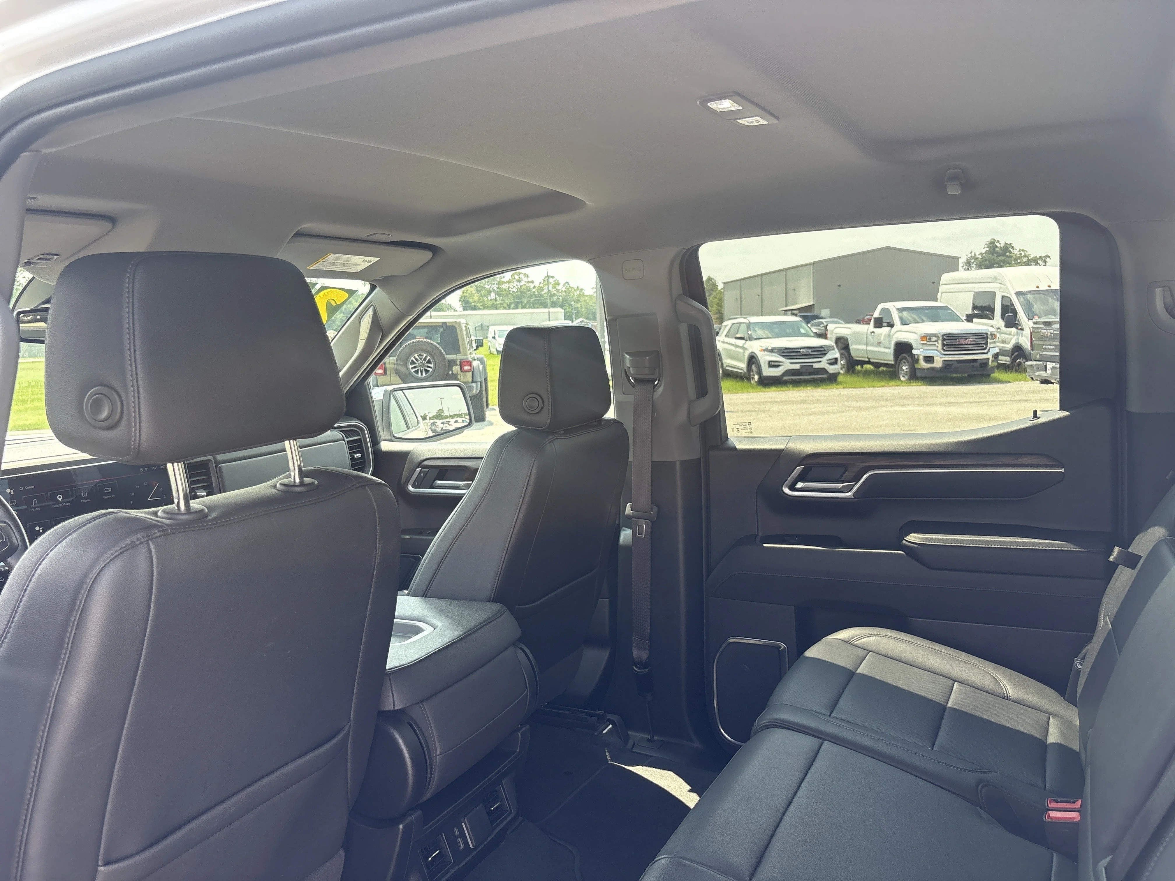 Used 2025 Summit White GMC SLT image 17