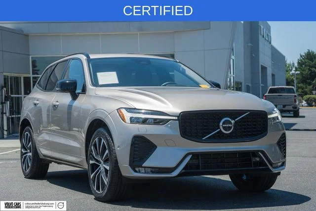 2024 Volvo XC60 B5 Plus Dark Theme AWD's photo