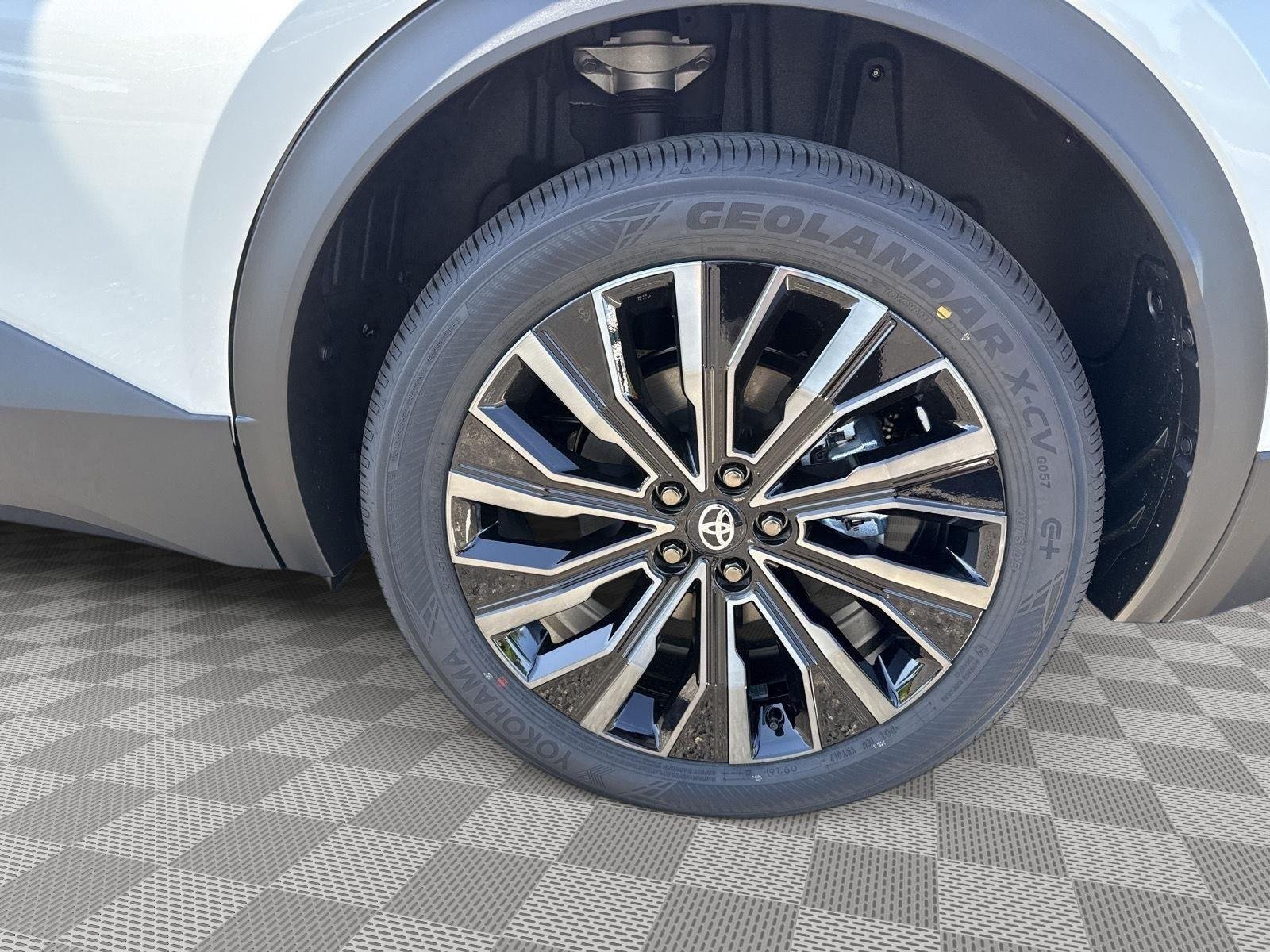 New 2026 Wind Chill Pearl <sup>1</sup> Toyota  XSE image 17
