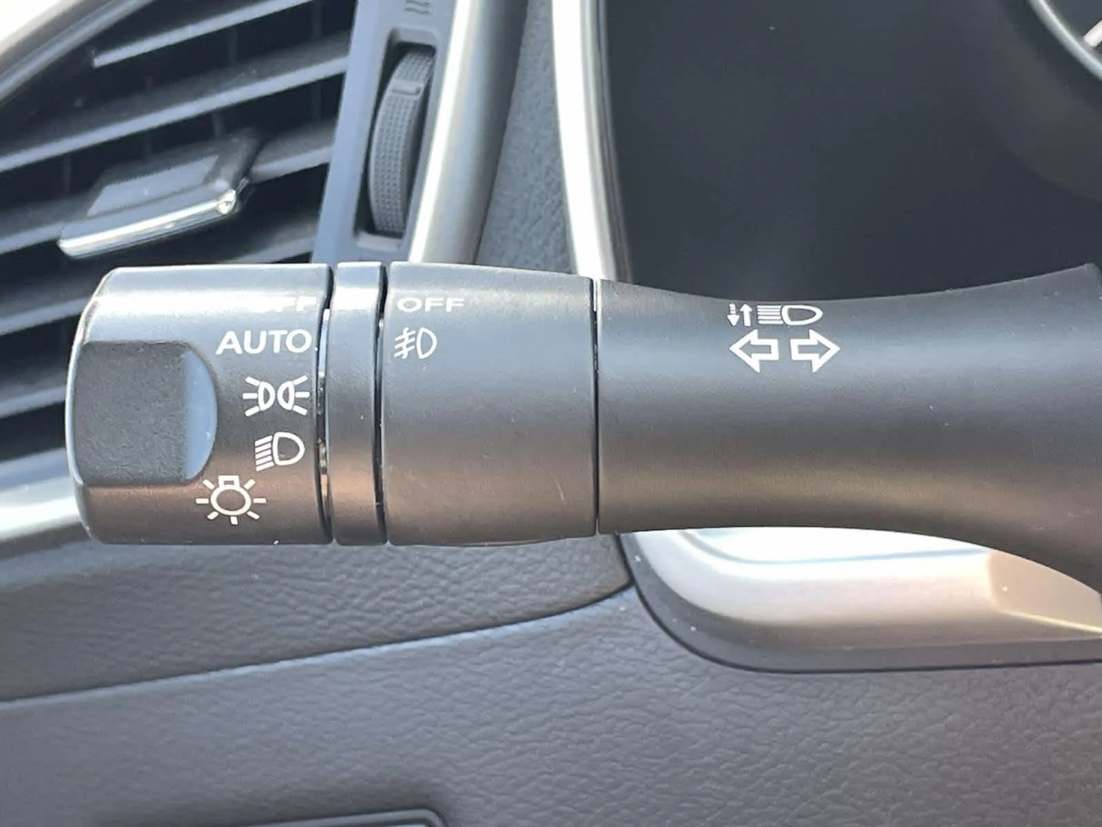Used 2020 Gun Metallic Nissan SL image 36