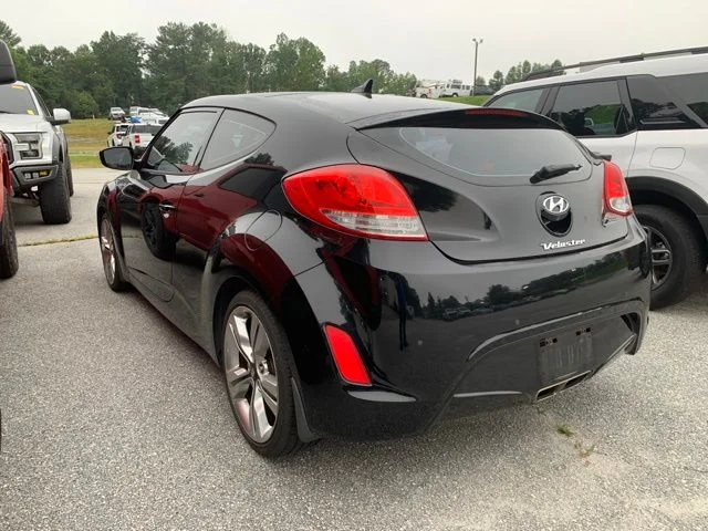 Used 2013 Black Hyundai Base image 5