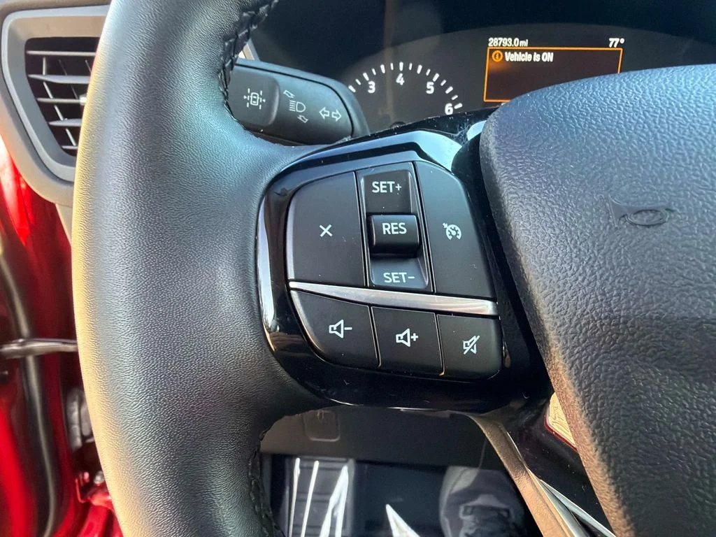 Used 2022 Red Ford SE image 30