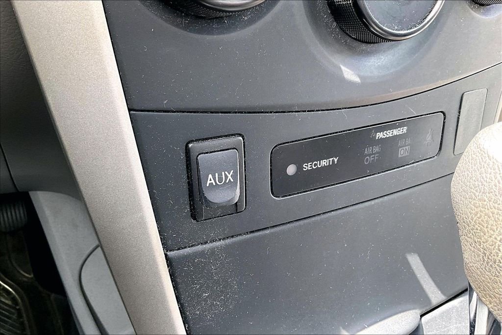 Used 2009 Silver Toyota Base image 26