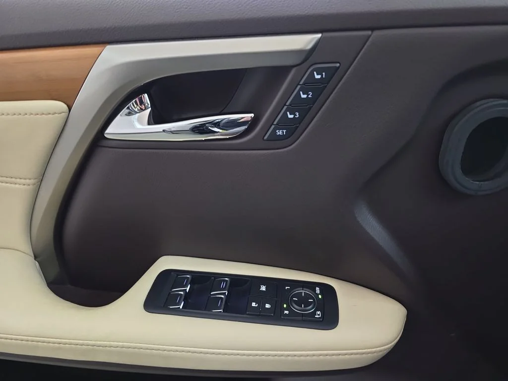 Used 2017 Black Lexus 350 image 29